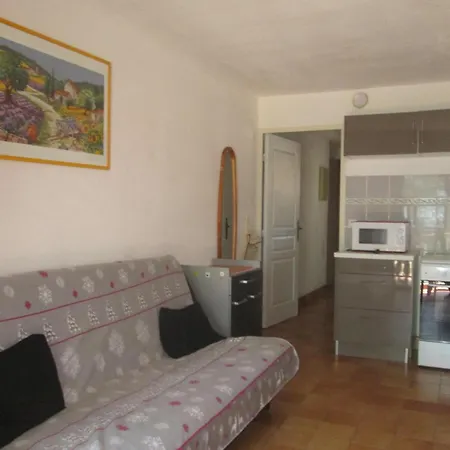 Pinede Soleil Apartment